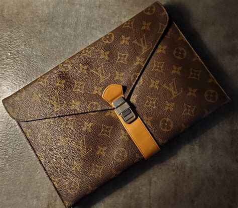 envelope clutch louis vuitton|vintage louis vuitton envelope clutch.